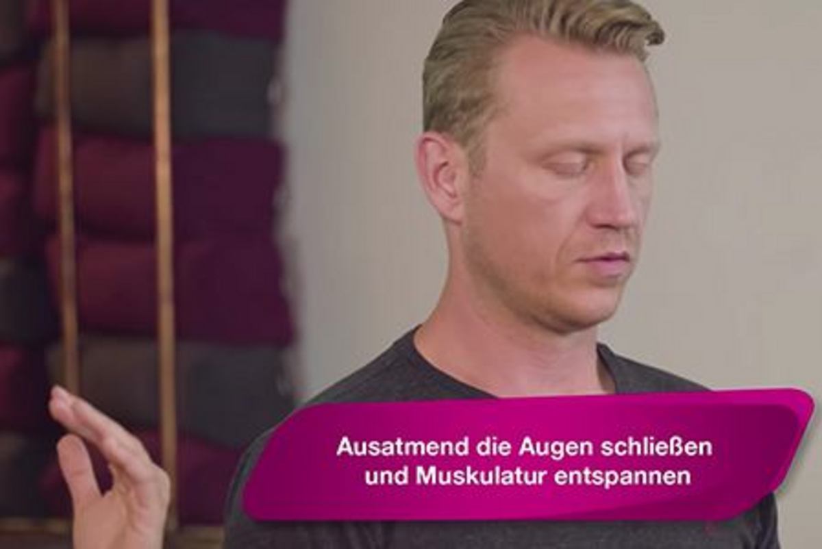 Meditation mit geschlossenen Augen